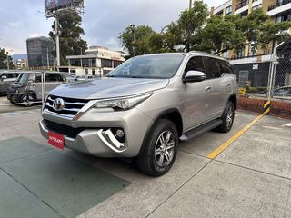 Toyota Fortuner Sec 2,7 4x2 7 p. 2019