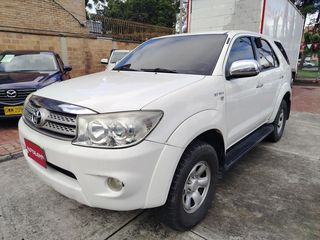 TOYOTA FORTUNER URBANA. AUT 2,7 4X2 7 P. 2011